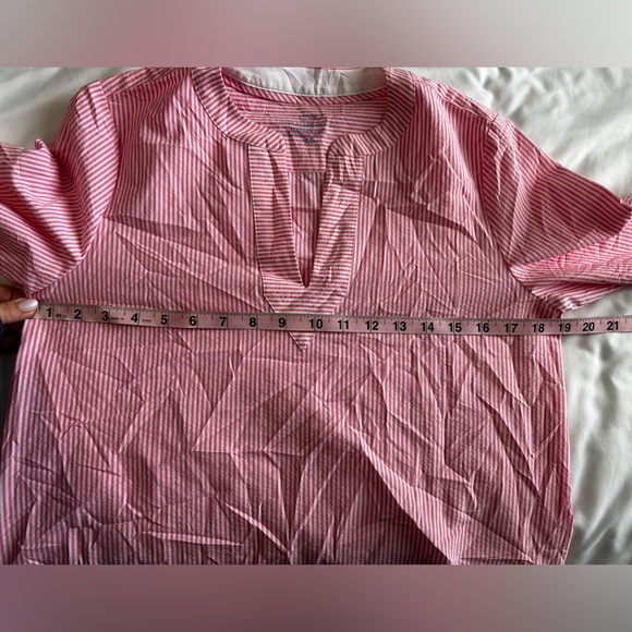 Vineyard Vines Performance Harbor Savannah Pink and White Striped Pull Over Top - Picture 5 of 6
